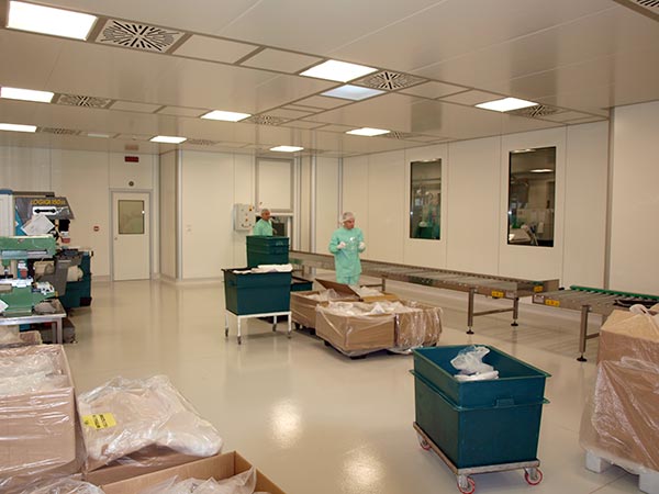 Installazione-clean-room-per-industria-biomedicale 